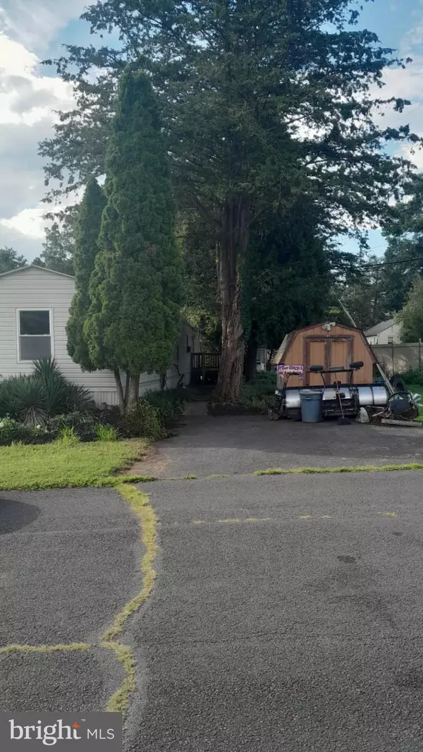 14 RED CLIFF VILLAGE LN, Upper Black Eddy, PA 18972