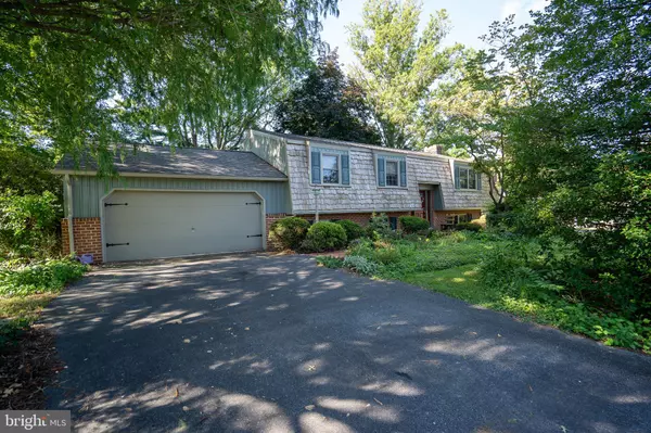 3740 LITTLE MAC DR, Landisville, PA 17538