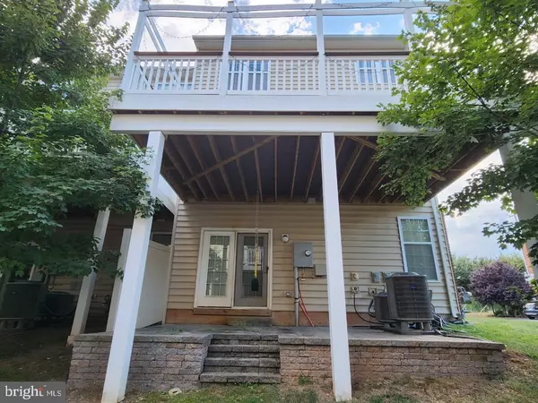 Ashburn, VA 20148,23392 LEWIS HUNT SQ