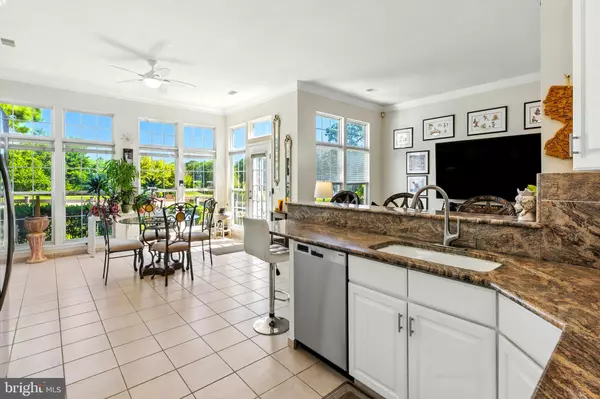 Lakewood, NJ 08701,5 GREENFIELDS DR