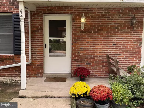 42 FROELICH AVE,  Mountville,  PA 17554