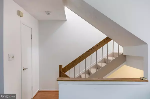 Columbia, MD 21046,7505 WEATHER WORN WAY #E