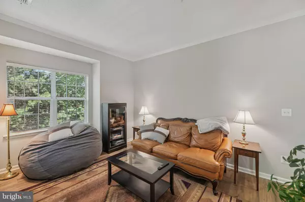 Reston, VA 20190,1708 LAKE SHORE CREST DR #26