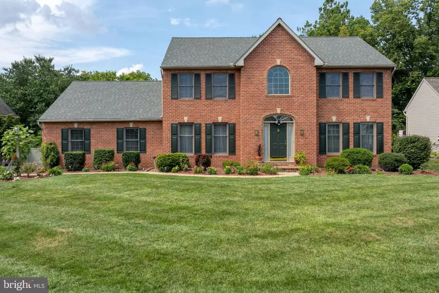 438 W CHARLOTTE ST, Millersville, PA 17551