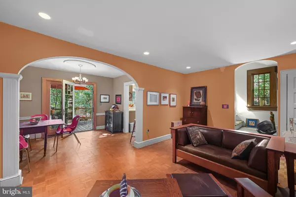 Arlington, VA 22207,5932 LANGSTON BLVD