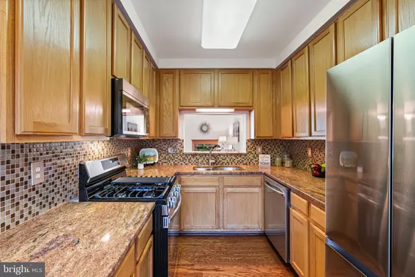 Herndon, VA 20171,2497 ANGELINE DR #104