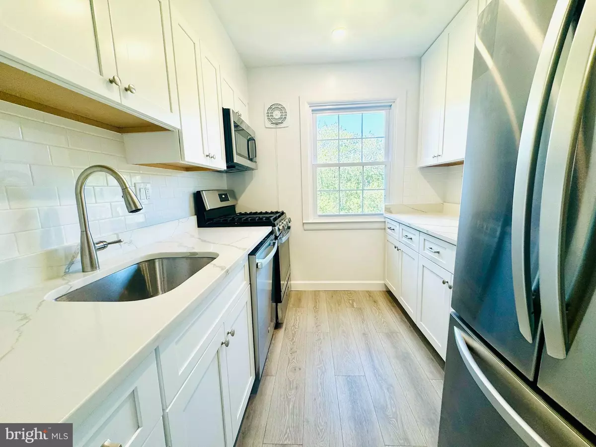 Fairfax, VA 22031,9455 FAIRFAX BLVD #302