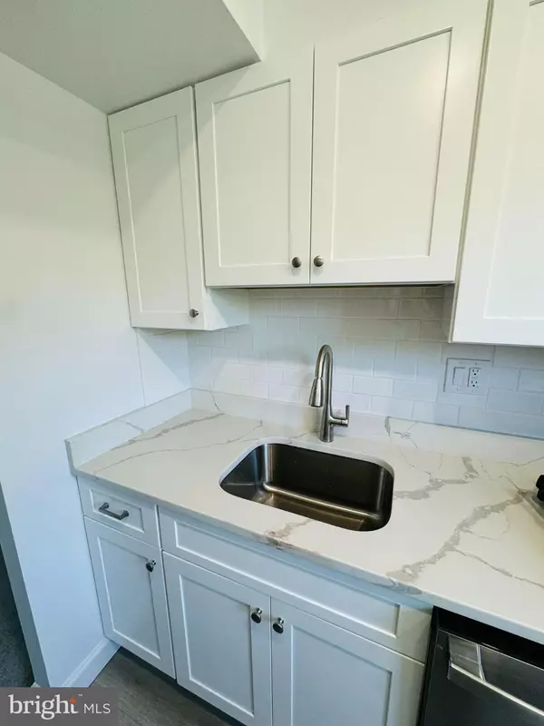 Fairfax, VA 22031,9455 FAIRFAX BLVD #302