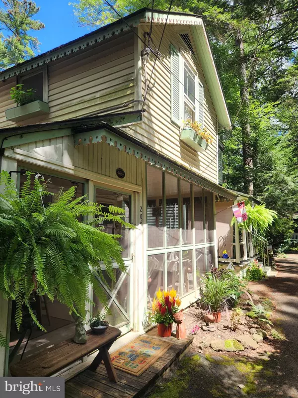 Mount Gretna, PA 17064,204 WEAVER AVE L-0006