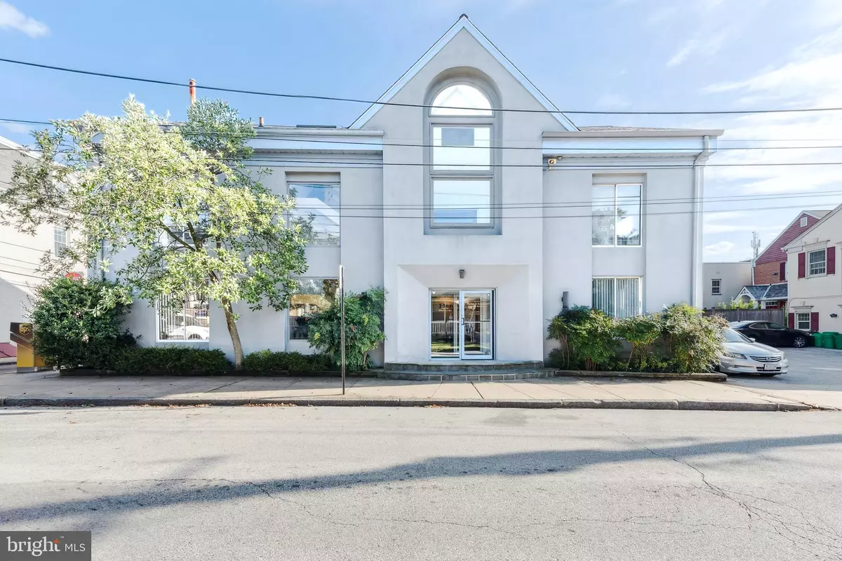 Media, PA 19063,20 W THIRD ST