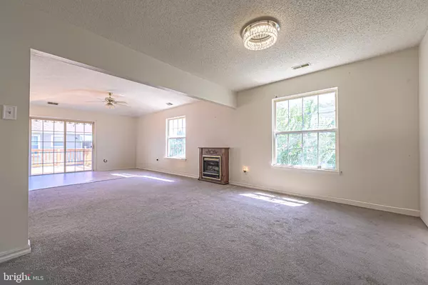 Williamstown, NJ 08094,713 BARBADOS DR