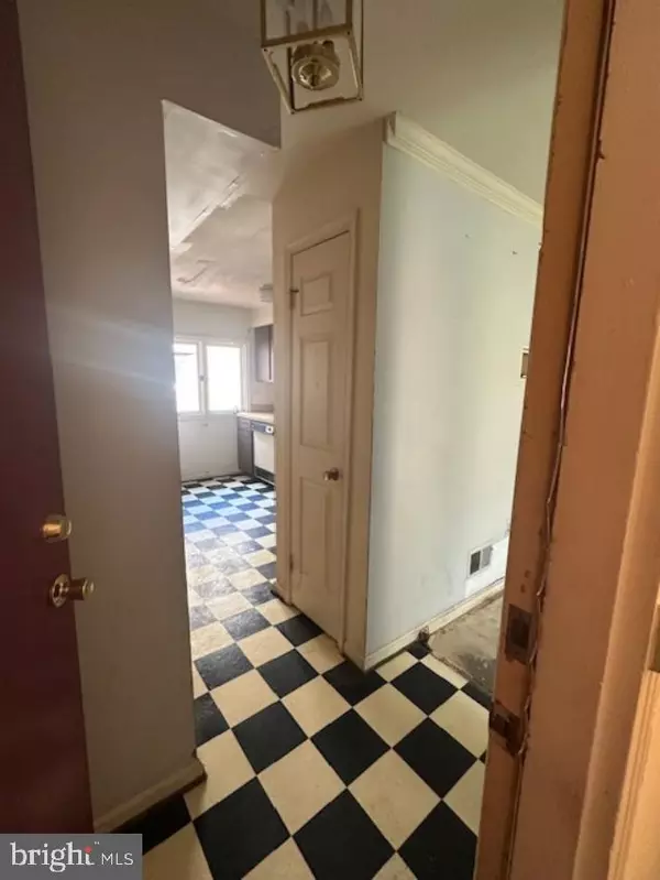 Arlington, VA 22209,1527 N COLONIAL TER #B