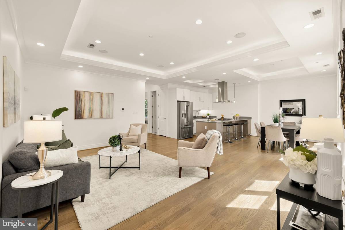 Washington, DC 20001,220 P ST NW #3