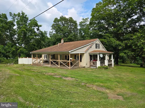 Wardensville, WV 26851,310 RAINBOW RD