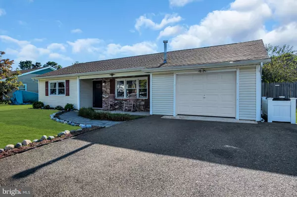 Barnegat, NJ 08005,6 ROXBURY DR