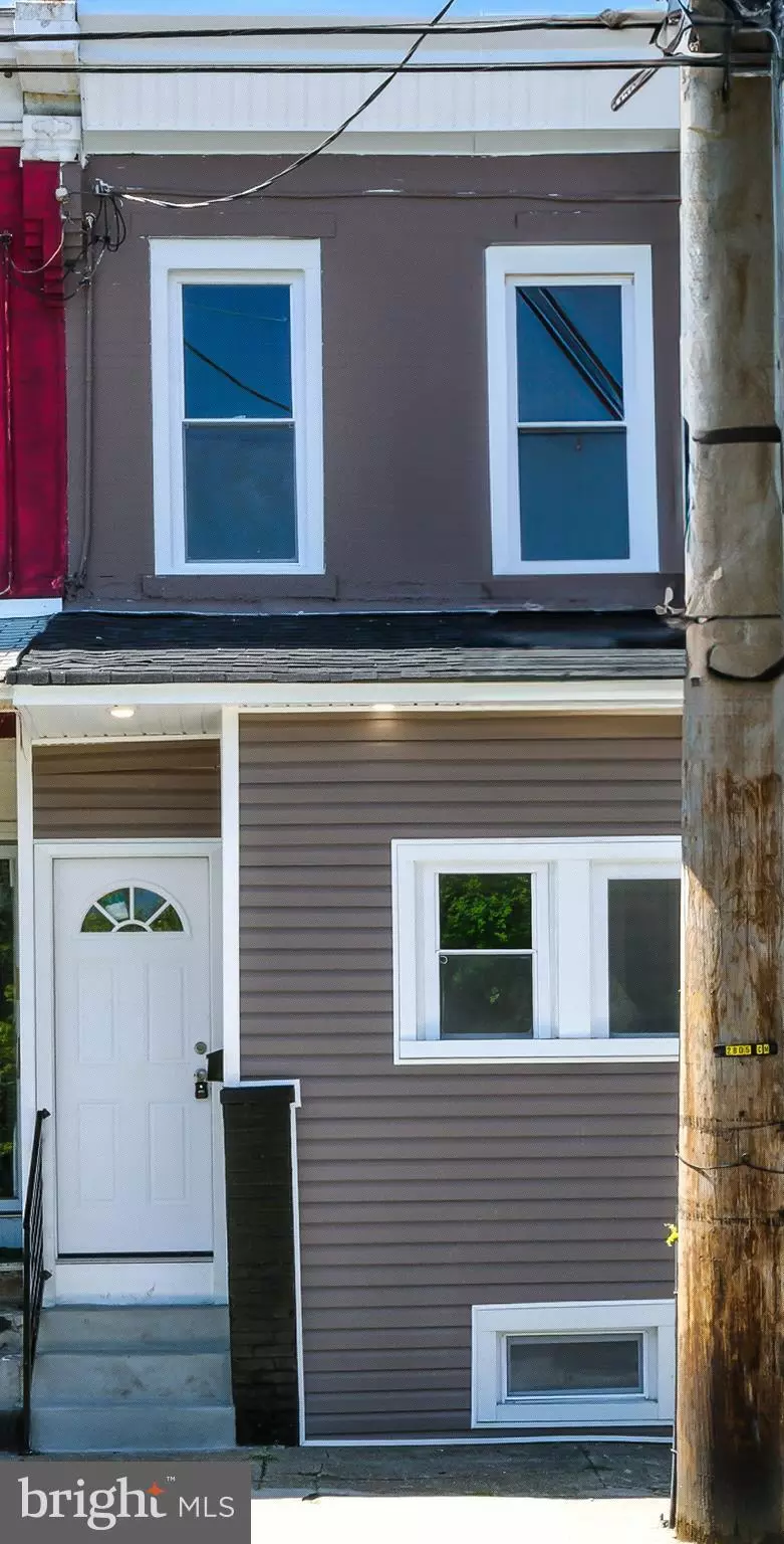 Camden, NJ 08102,729 N 10TH ST