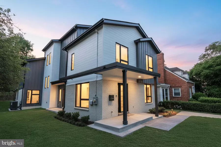 1739 SHEPHERD ST NW, Washington, DC 20011