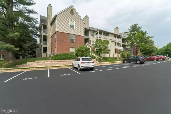 Fairfax, VA 22033,12162 PENDERVIEW LN #1604