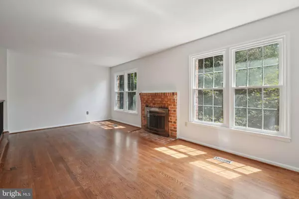 Annandale, VA 22003,7801 BYRDS NEST PASS