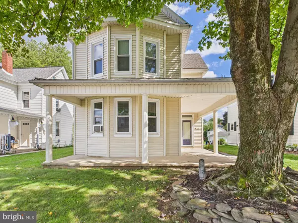 21 3RD, Mount Wolf, PA 17347