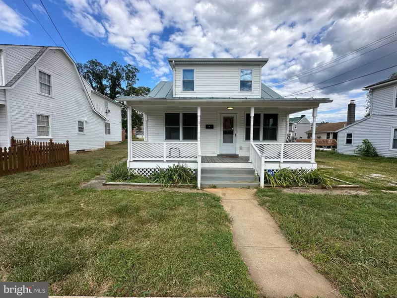 311 N LAWRENCE ST, Charles Town, WV 25414
