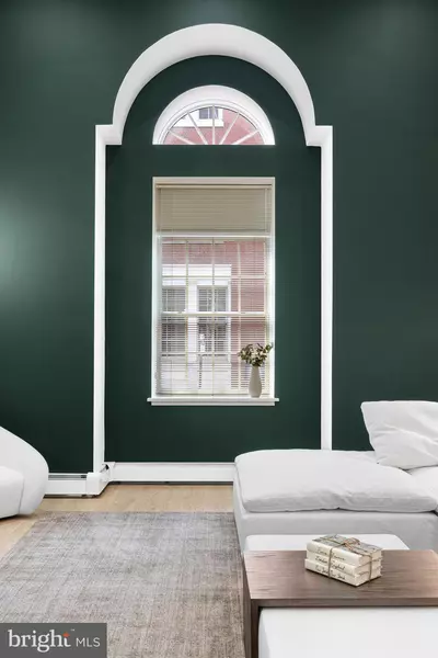 211-25 S 4TH ST #104, Philadelphia, PA 19106