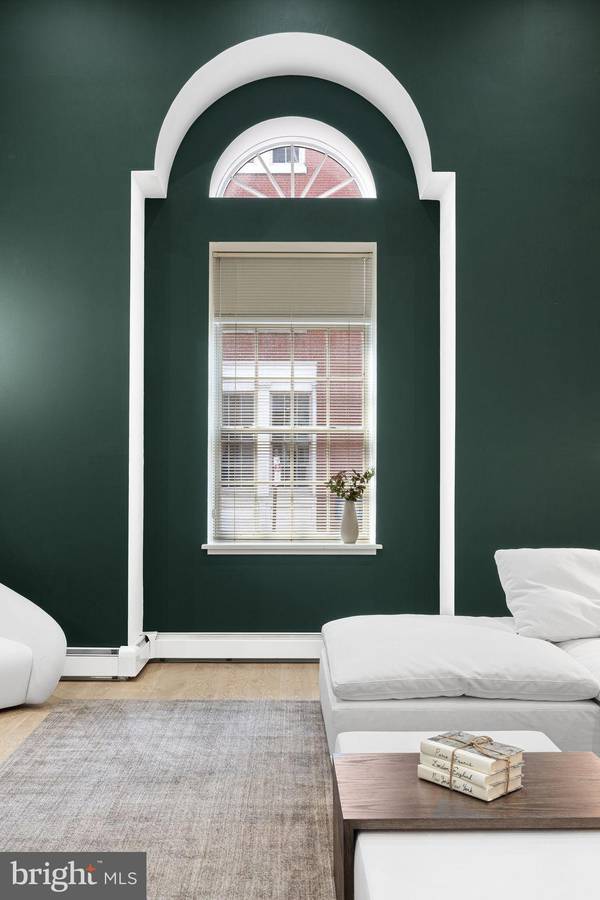 211-25 S 4TH ST #104, Philadelphia, PA 19106