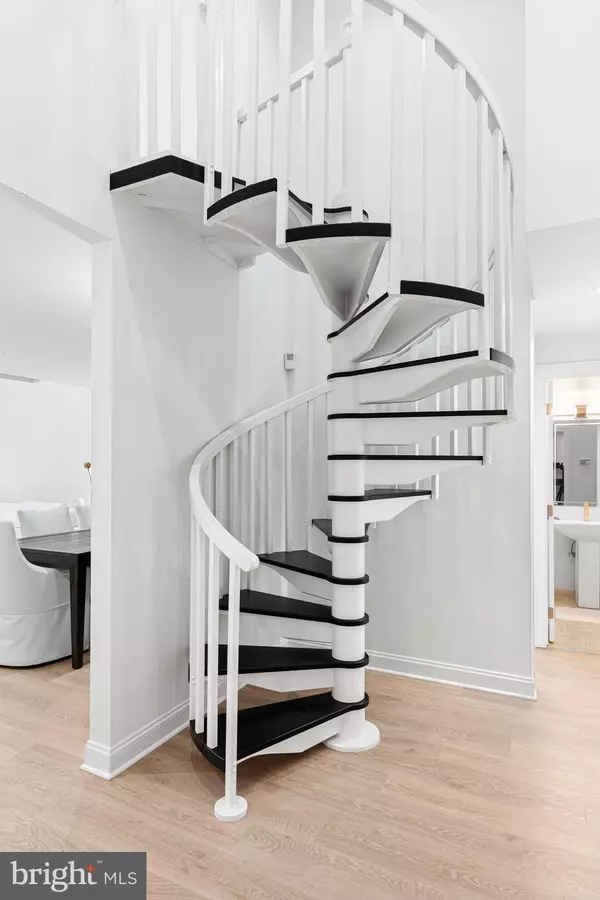 Philadelphia, PA 19106,211-25 S 4TH ST #104