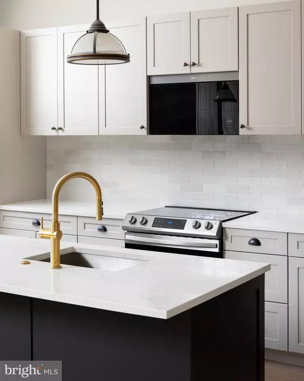 Philadelphia, PA 19102,200 S BROAD ST #314