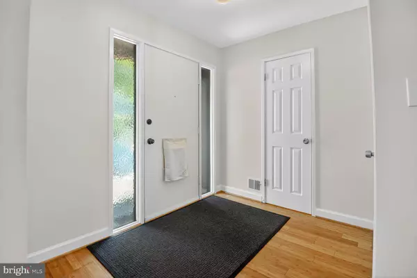 Gaithersburg, MD 20886,9722 SHADOW OAK DR