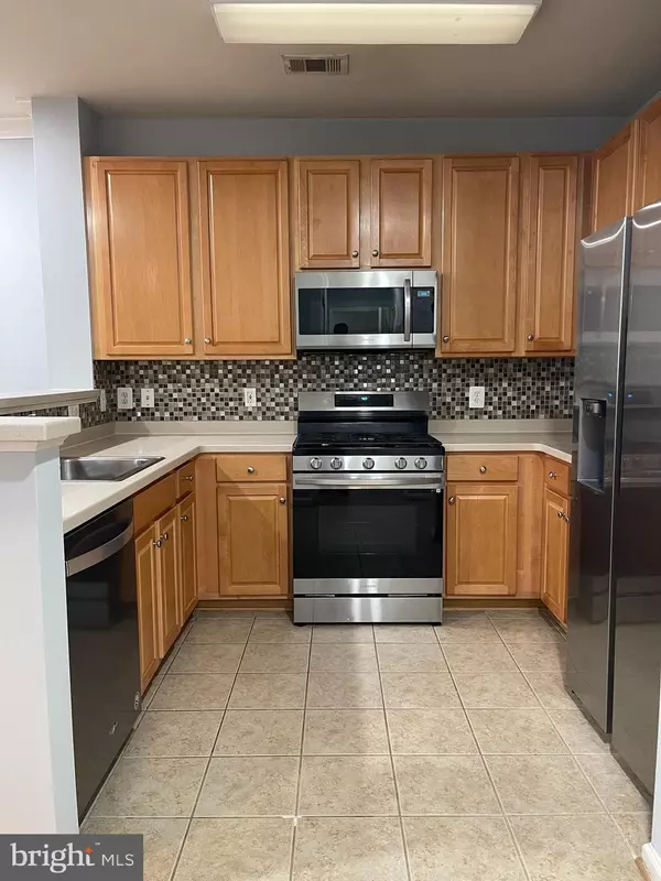 Reston, VA 20190,12001 MARKET ST #155