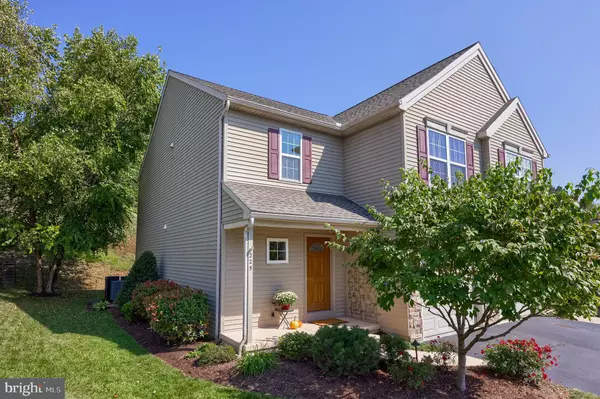225 EAGLE DR, Ephrata, PA 17522