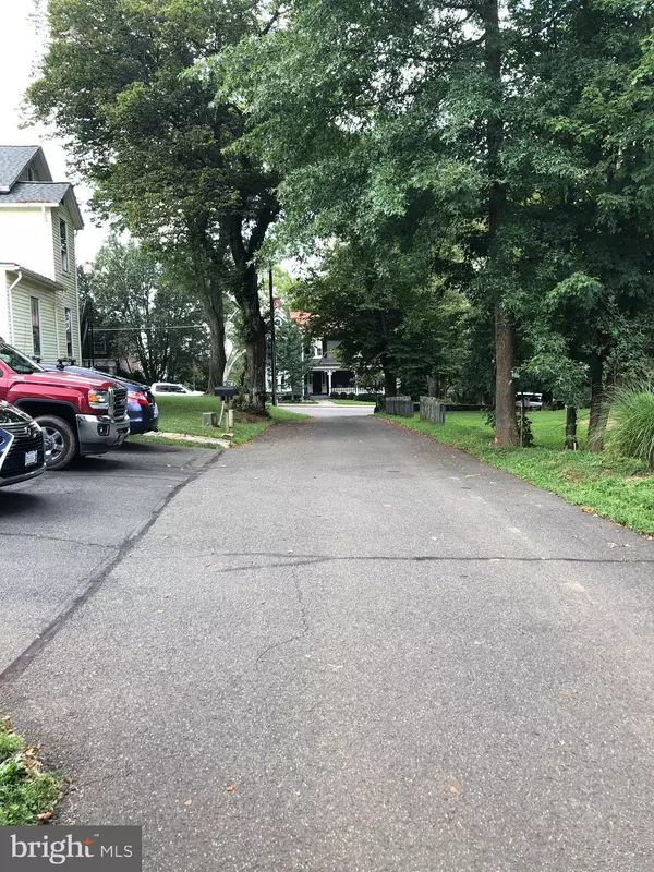 Warrenton, VA 20186,185 MAIN ST