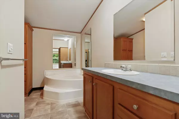 West Chester, PA 19380,950 SUGARS BRIDGE RD