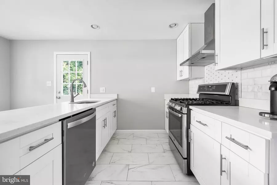 2415 JACKSON PKWY, Vienna, VA 22180