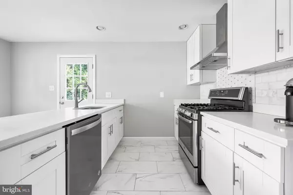 2415 JACKSON PKWY, Vienna, VA 22180