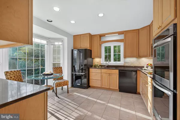 Vienna, VA 22180,153 EAST ST NE