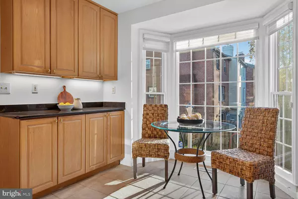 Vienna, VA 22180,153 EAST ST NE