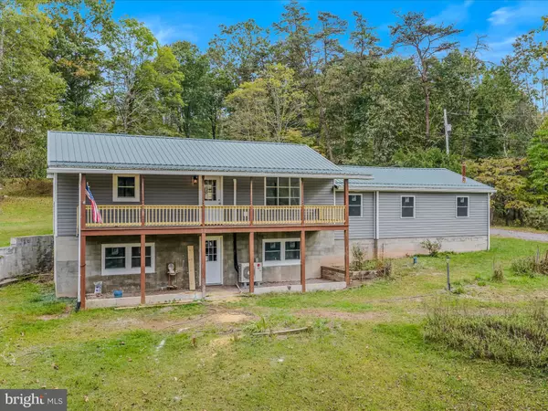 3939 VIRGINIA LINE RD, Berkeley Springs, WV 25411