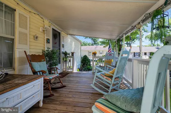 East Windsor, NJ 08520,17 SOUTH DR