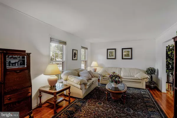 Vienna, VA 22182,1811 SAINT ROMAN DR