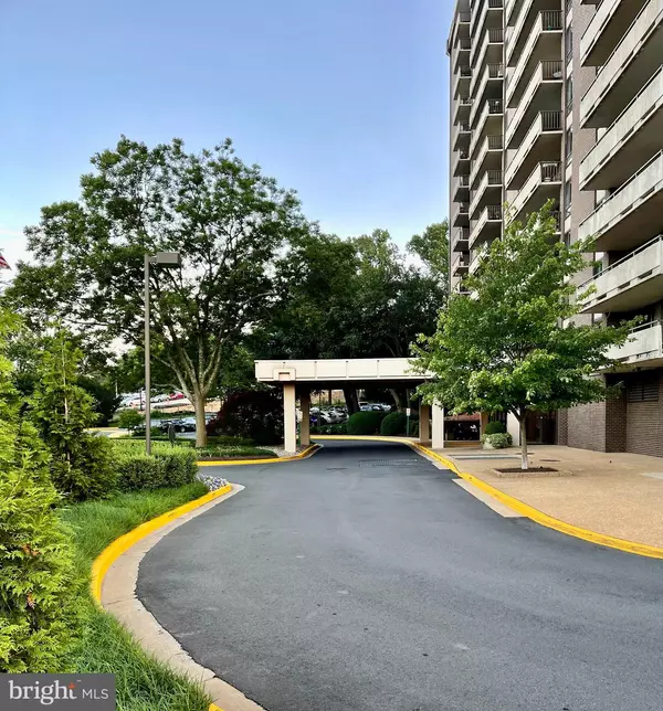 Mclean, VA 22102,1800 OLD MEADOW RD #1121