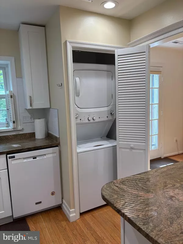 Chevy Chase, MD 20815,6607 HILLANDALE RD #89