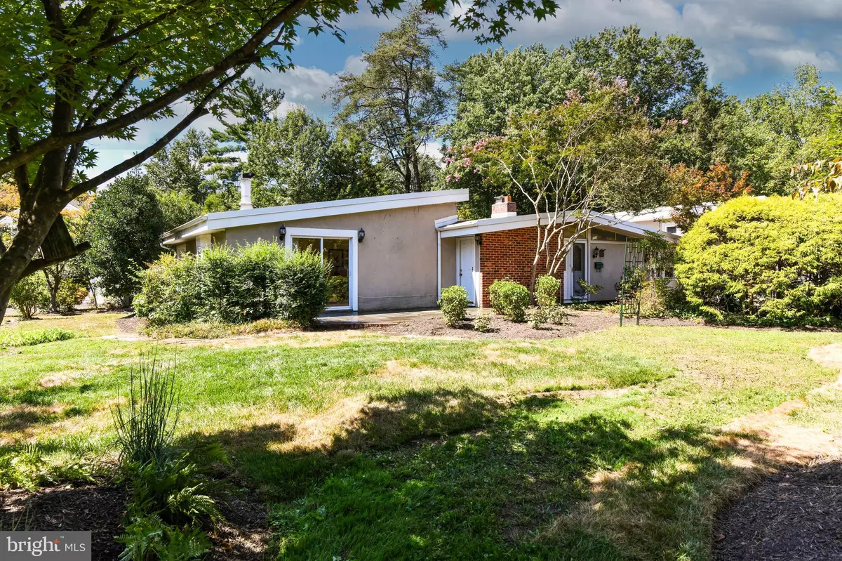 Falls Church, VA 22042,2914 MEADOW VIEW RD