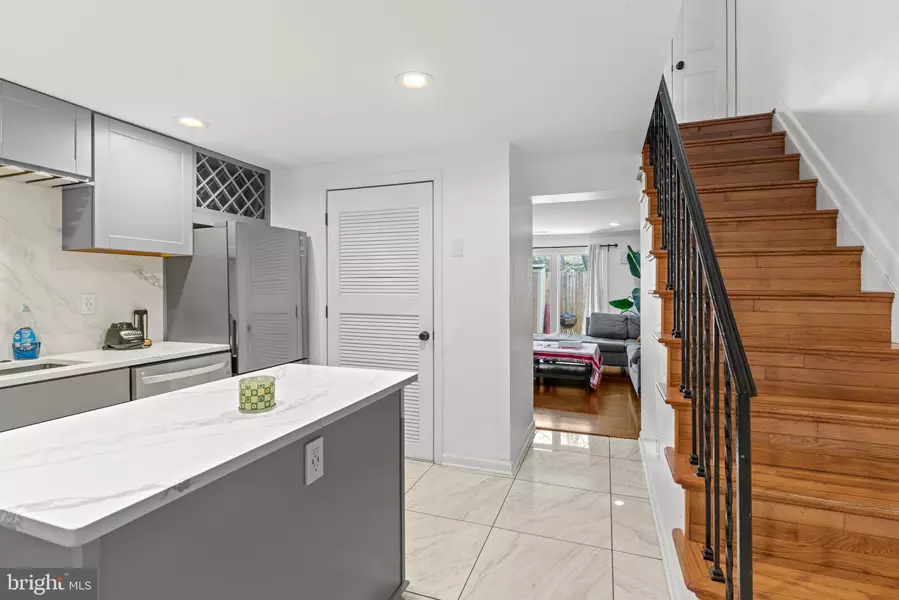 1854 DUTCH VILLAGE ##R270, Hyattsville, MD 20781