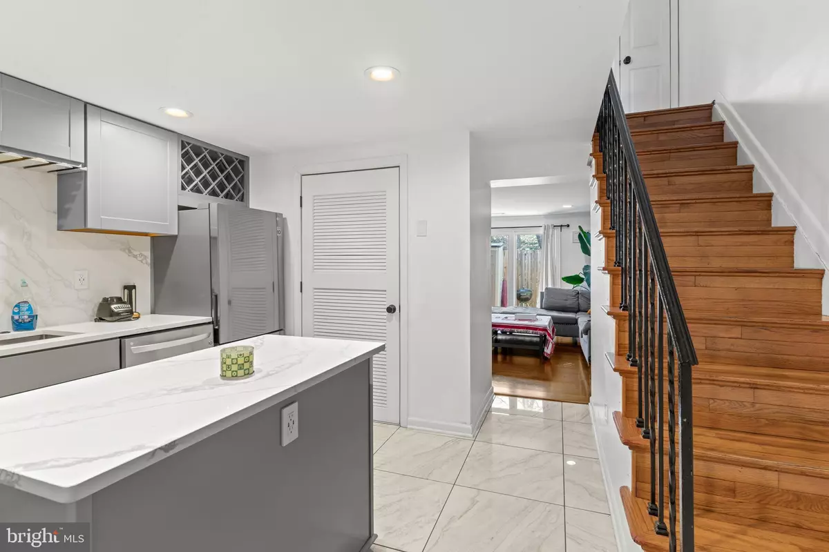 Hyattsville, MD 20781,1854 DUTCH VILLAGE ##R270