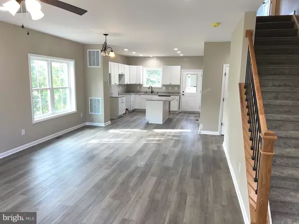Martinsburg, WV 25405,122 MARINERIS CIR