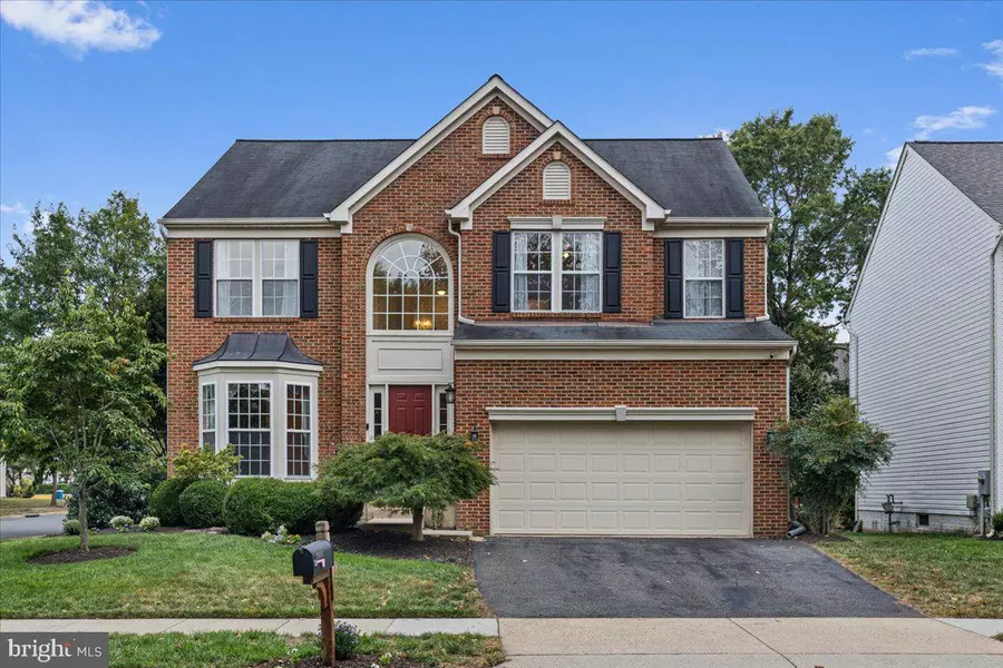 26105 SPRINGDALE DR, Chantilly, VA 20152