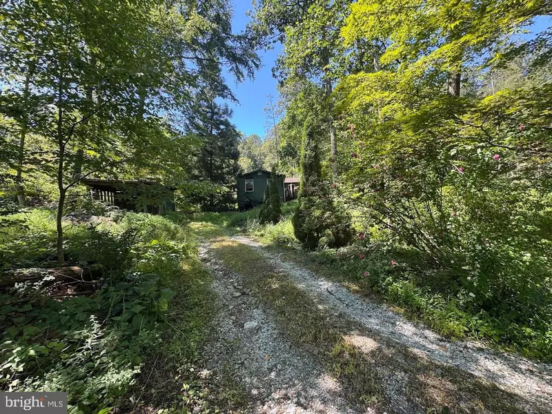 379 ORCHARD RD, Orrtanna, PA 17353