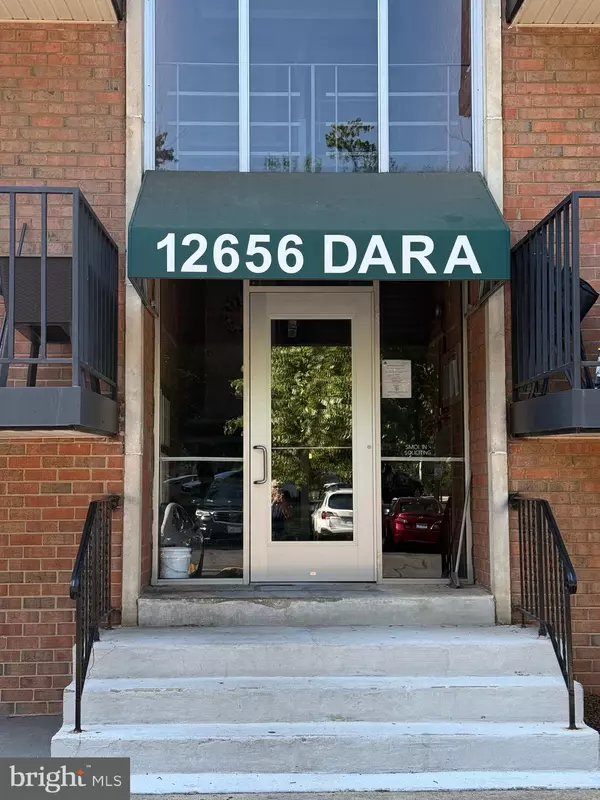 Woodbridge, VA 22192,12656 DARA DR #301